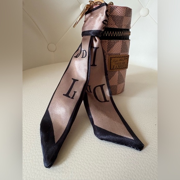 Fashion Print Mini Zip Barrel Purse Keychain Charm Pink Beige Mini Scarf Accent - Picture 3 of 7